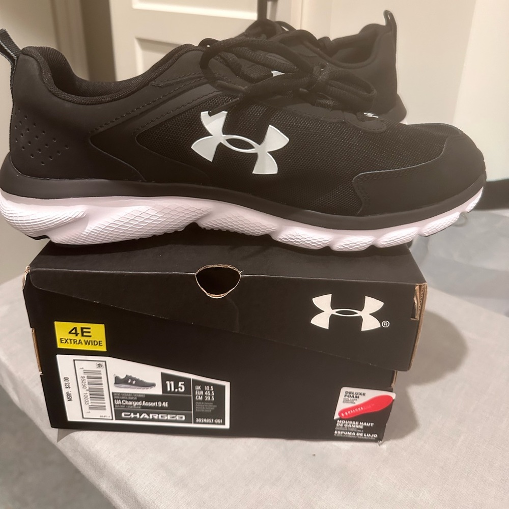Men’s under armor running shoes